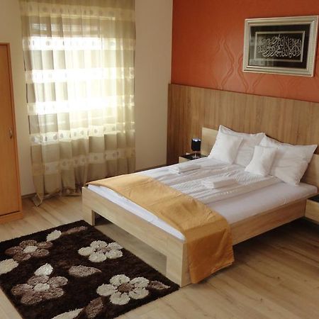 Hotel Centrum Szeged Buitenkant foto