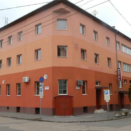 Hotel Centrum Szeged Buitenkant foto