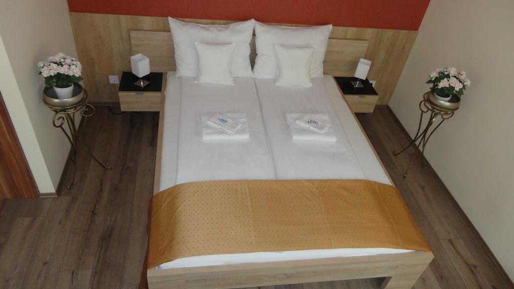 Hotel Centrum Szeged Buitenkant foto