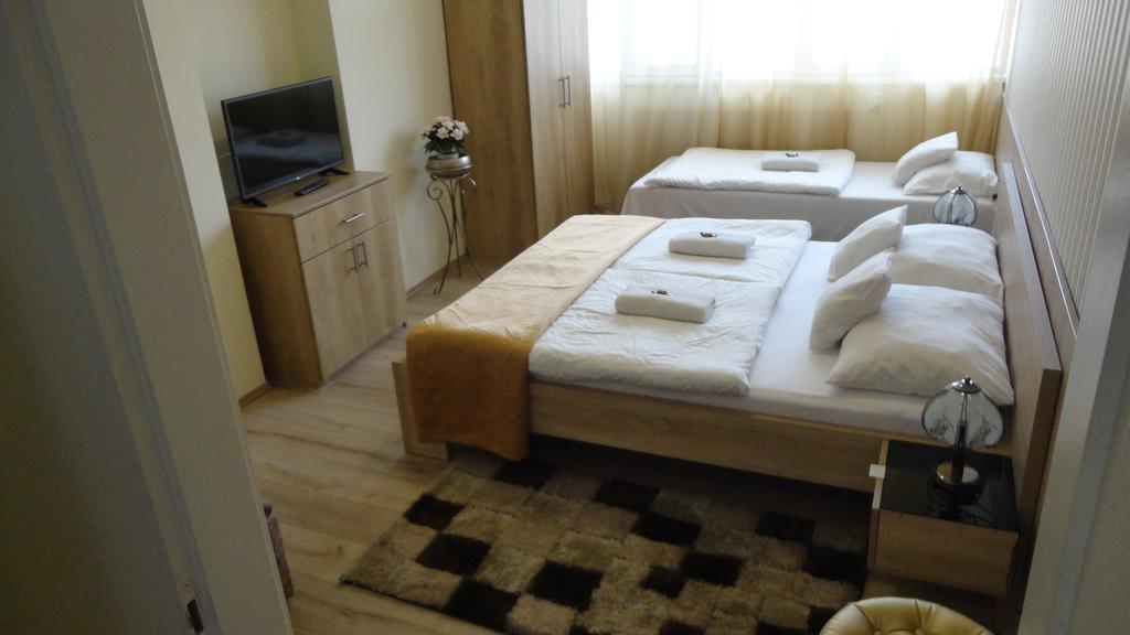 Hotel Centrum Szeged Buitenkant foto