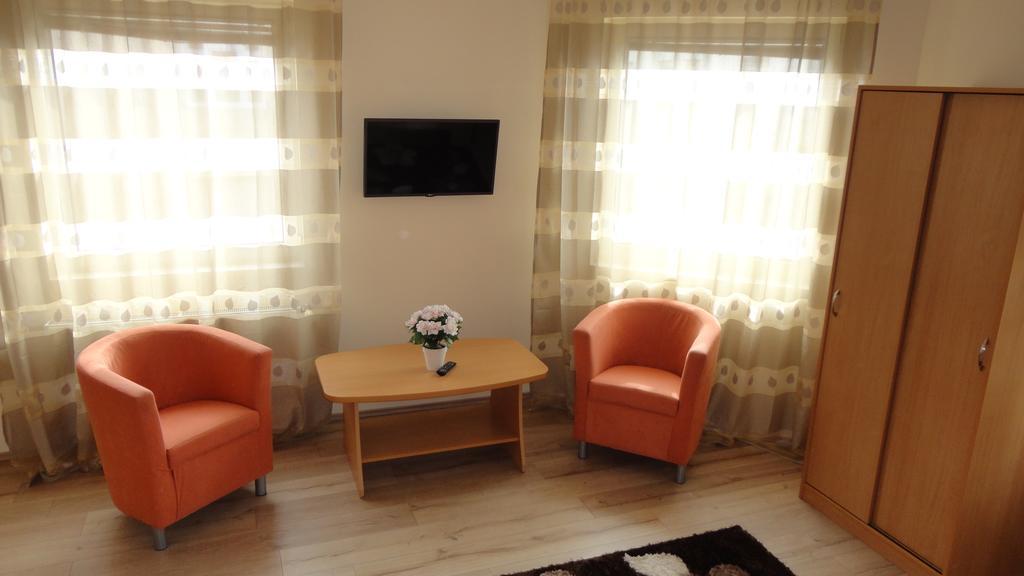 Hotel Centrum Szeged Buitenkant foto