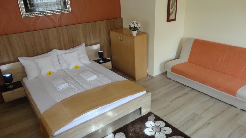 Hotel Centrum Szeged Buitenkant foto